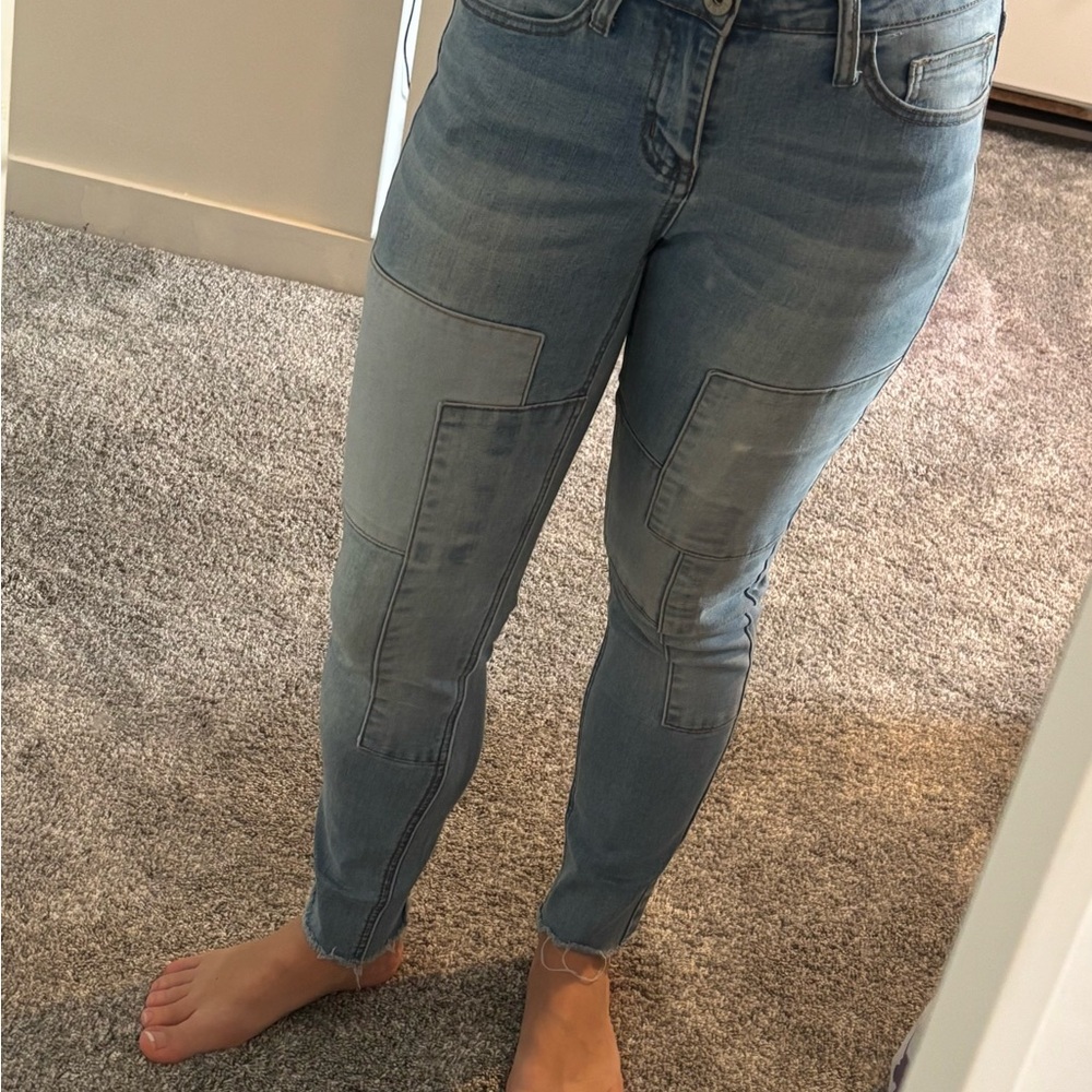 Guess Jeans - Picture 8 of 9